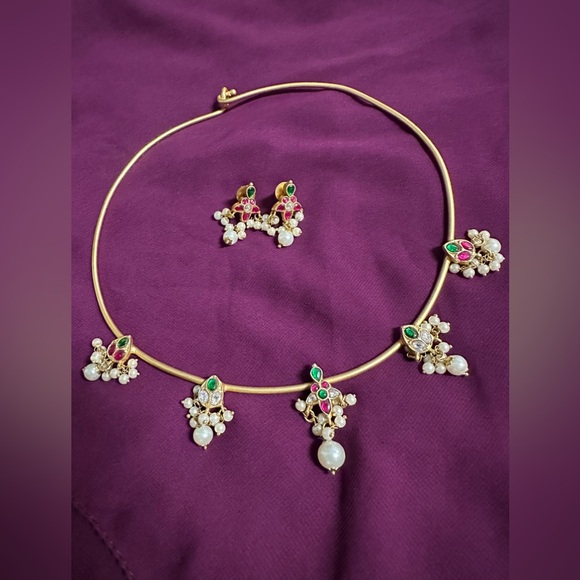 Elegant Gold and Pink Necklace Set - Picture 1 of 5